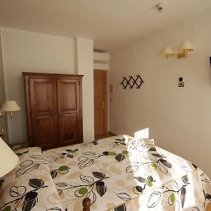 Camera standard con letto king size